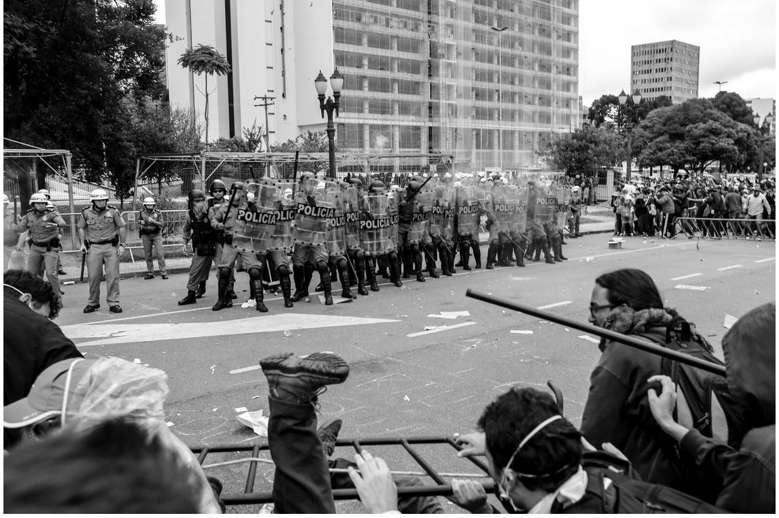 Massacre Centro Civico Parana Brasil 1