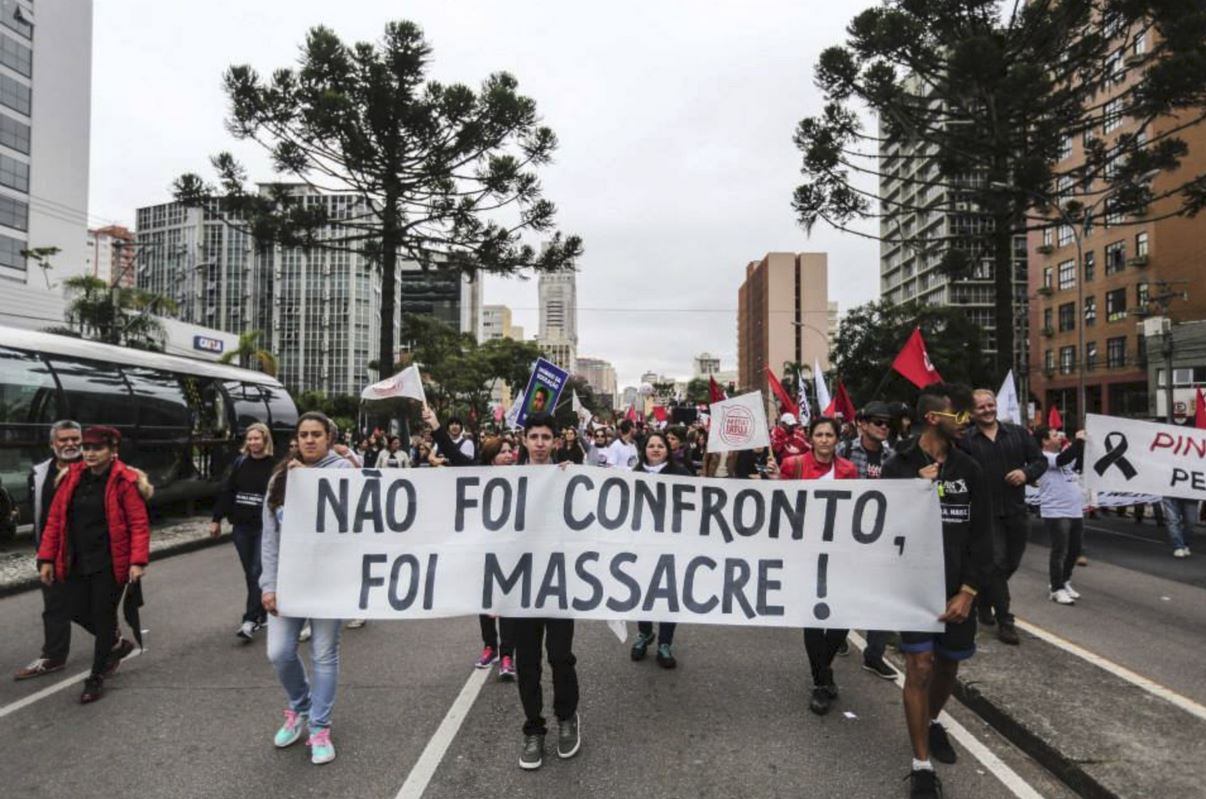 Massacre Centro Civico Parana Brasil 3